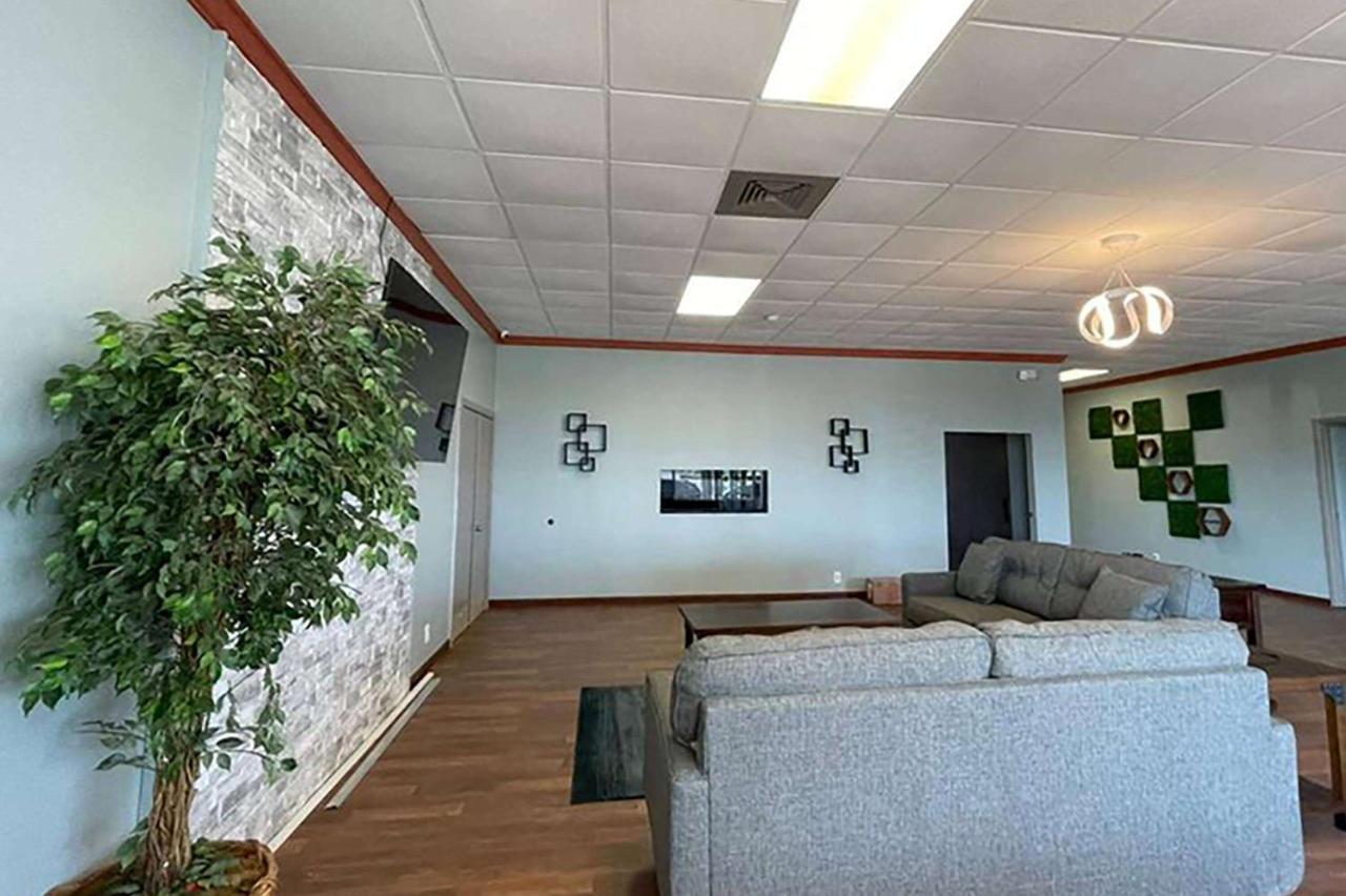 Days Inn & Suites By Wyndham Springfield Oh Eksteriør billede